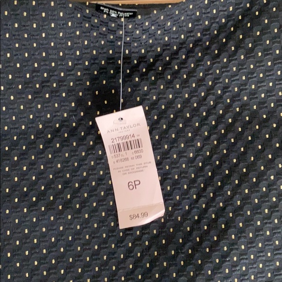 Black and Gold skirt - Picture 2 of 3